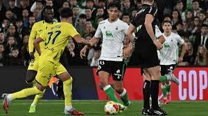 利物浦欲出售左后卫齐米卡斯，因其不愿离开安菲尔德，而其他球员面临竞争。